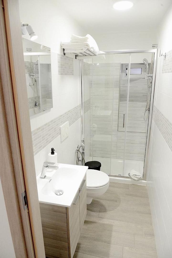 Donna Anna Apartment โปลีญาโนอามาเร ภายนอก รูปภาพ