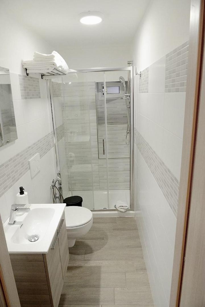 Donna Anna Apartment โปลีญาโนอามาเร ภายนอก รูปภาพ