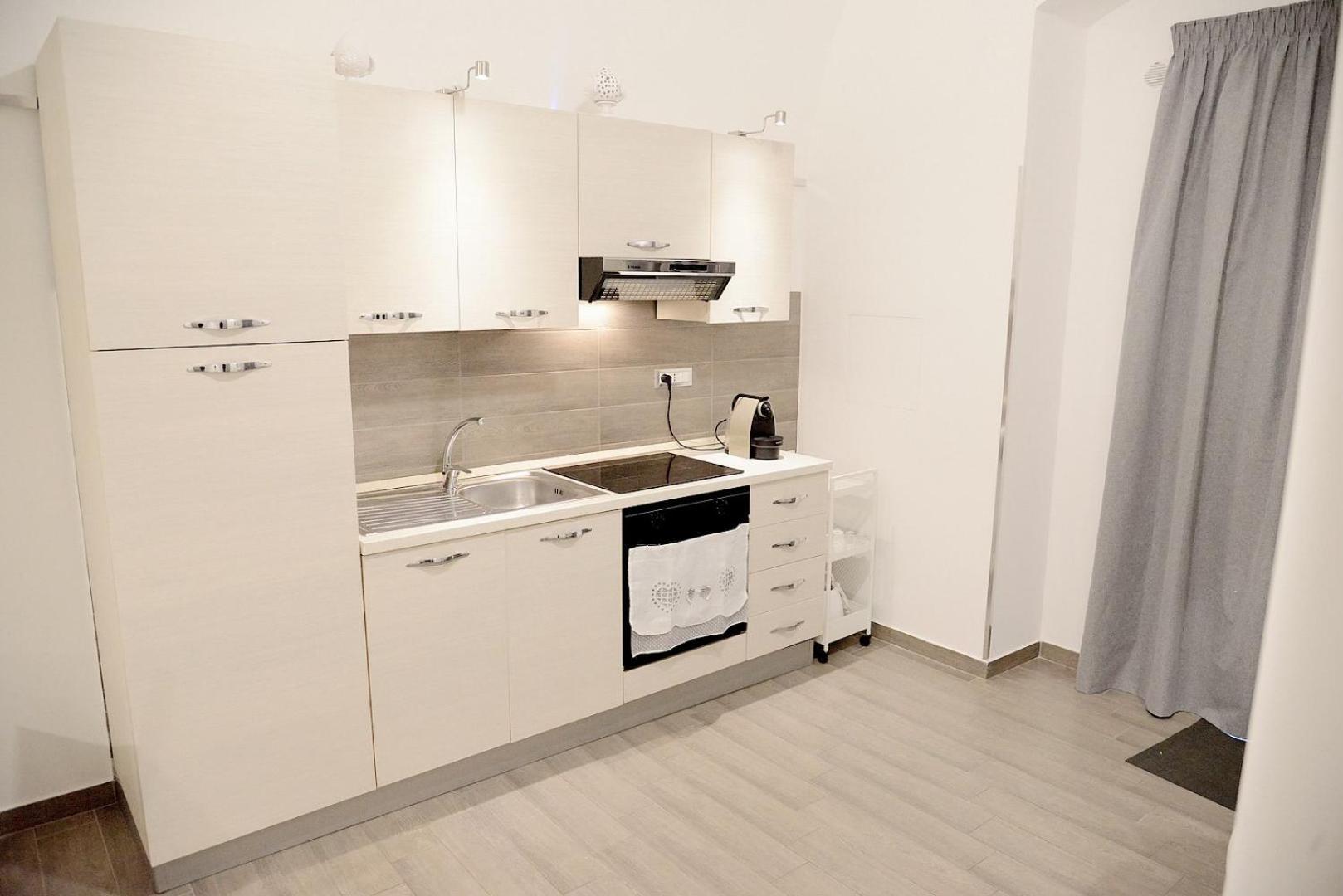 Donna Anna Apartment โปลีญาโนอามาเร ภายนอก รูปภาพ