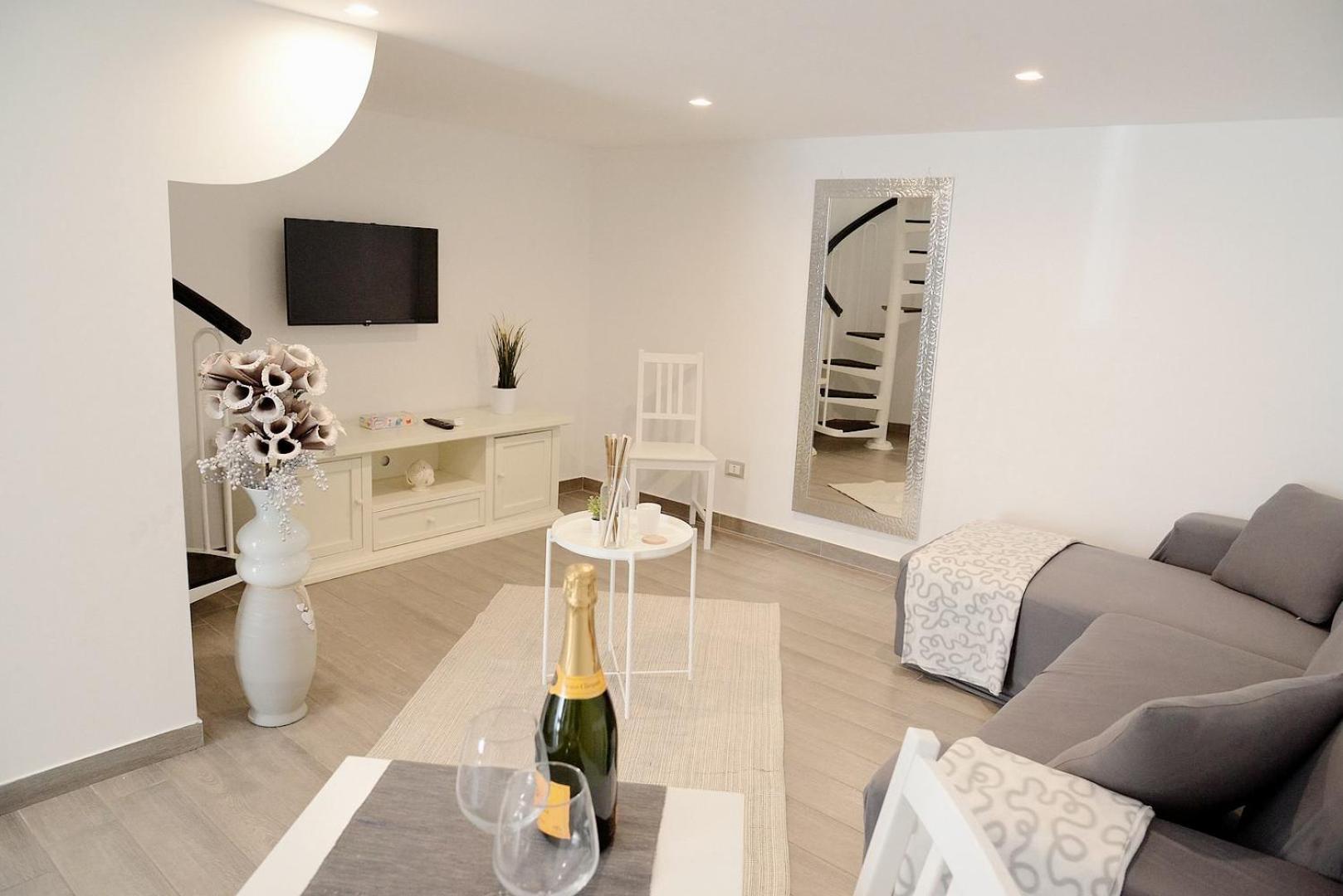 Donna Anna Apartment โปลีญาโนอามาเร ภายนอก รูปภาพ