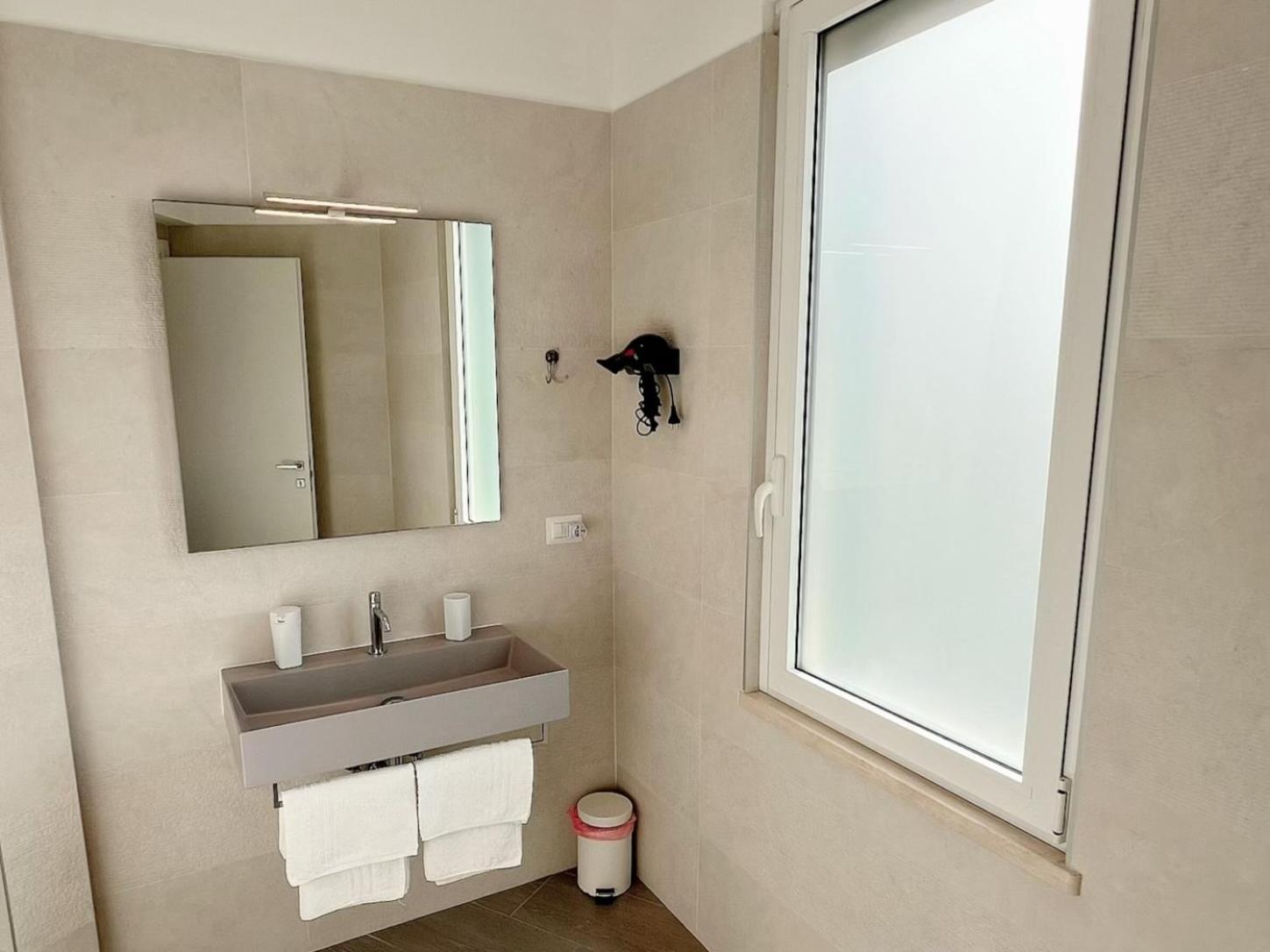 Donna Anna Apartment โปลีญาโนอามาเร ภายนอก รูปภาพ